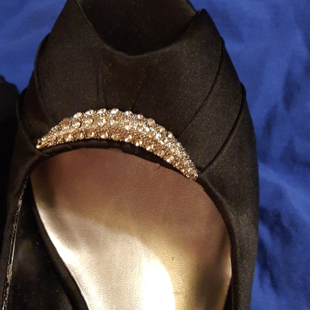 Dressbarn Black Peep-Toe Heels with Medium Heel - Picture 2 of 8